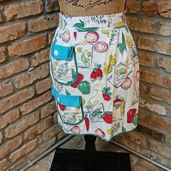 Vintage Vegetable themed apron - Picture 1 of 8
